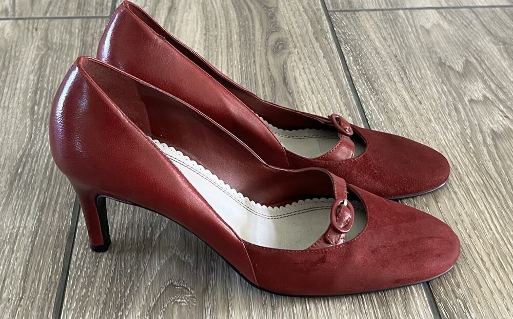 Naturalizer Deep Red Suede Patent Leather Mary Jane Heels Classic Retro size 9 M